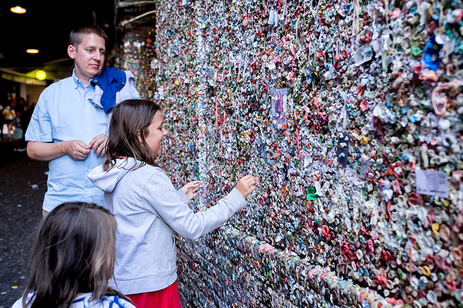 Gum wall in Seattle Washington at Pike Place Market. Fun with Kids in Seattle. Whirlwind trip to Seattle.