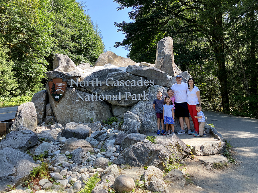 One Day at North Cascades National Park. Hiking with Kids at North Cascades National Park 